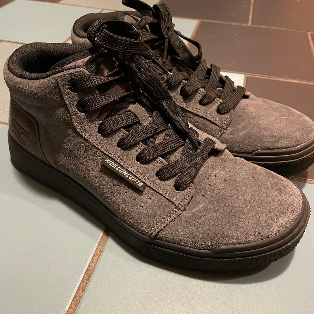 Gray Ride Concepts bike shoes. Men’s size 8. Barley worn, like new.